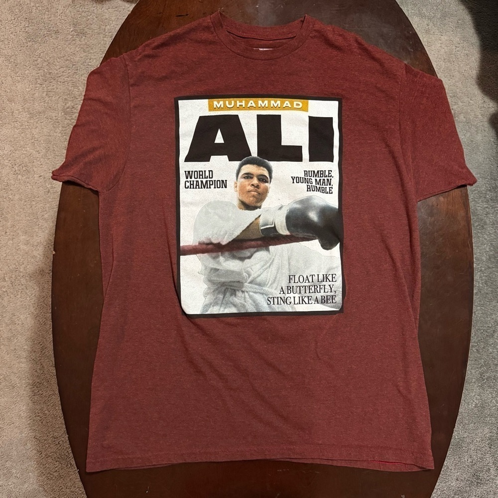 Muhammad Ali World Championship Cover Men's T-Shirt Size XL Maroon Famous Quotes